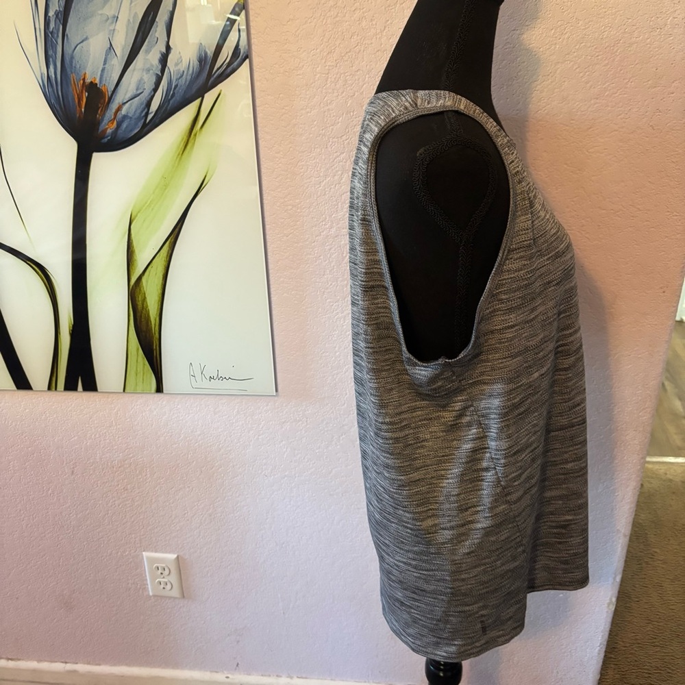 Adidas tank top shirt size medium - Picture 2 of 4
